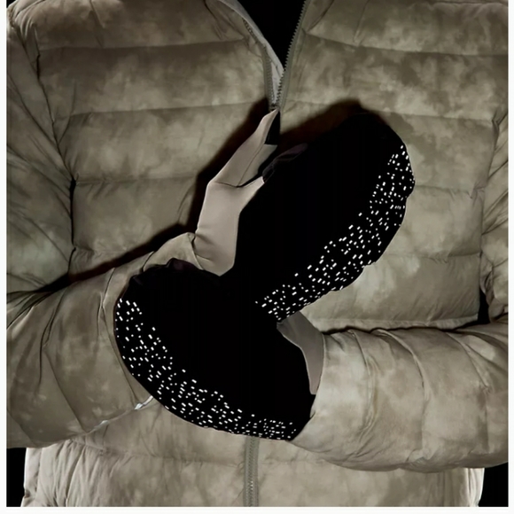 LULULEMON-Gloves Cold Terrain Hooded S/M - Picture 5 of 7